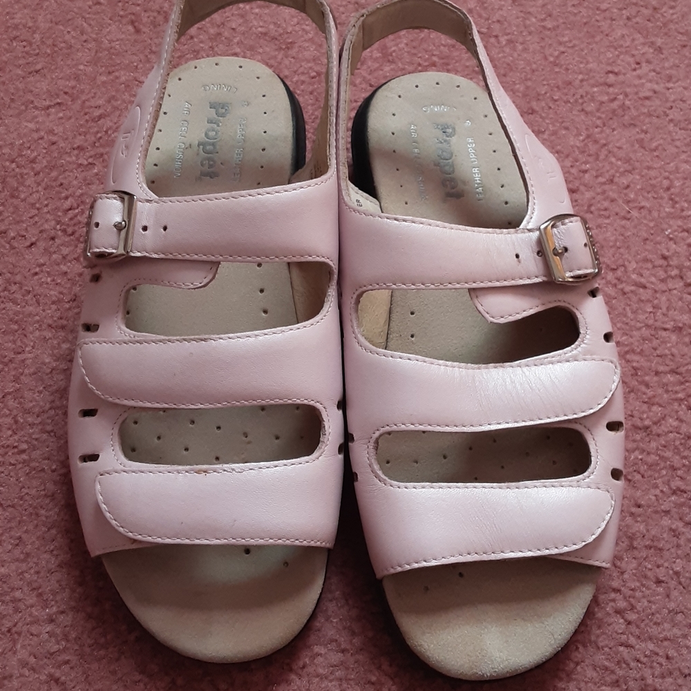 Propet Sandals. - Picture 3 of 7